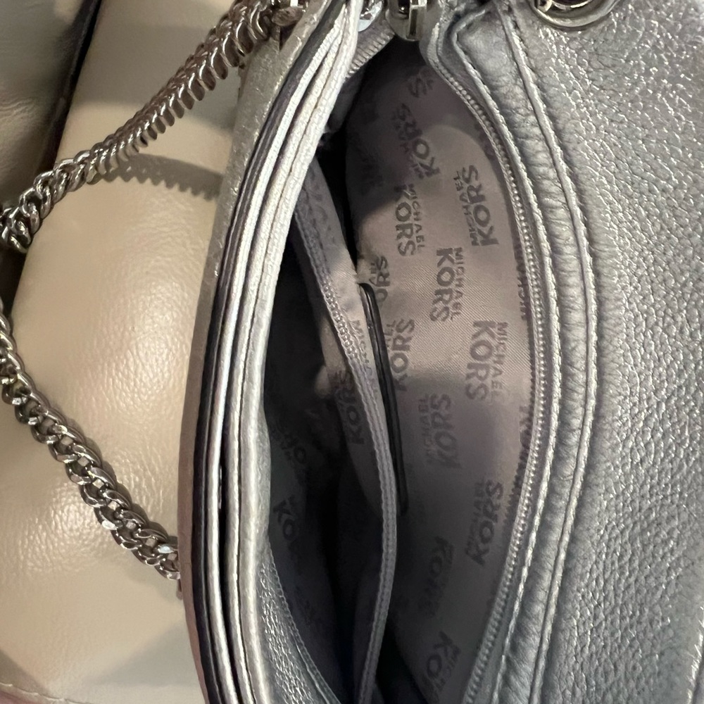 Michael Kors  silver leather crossbody handbag - Picture 6 of 9